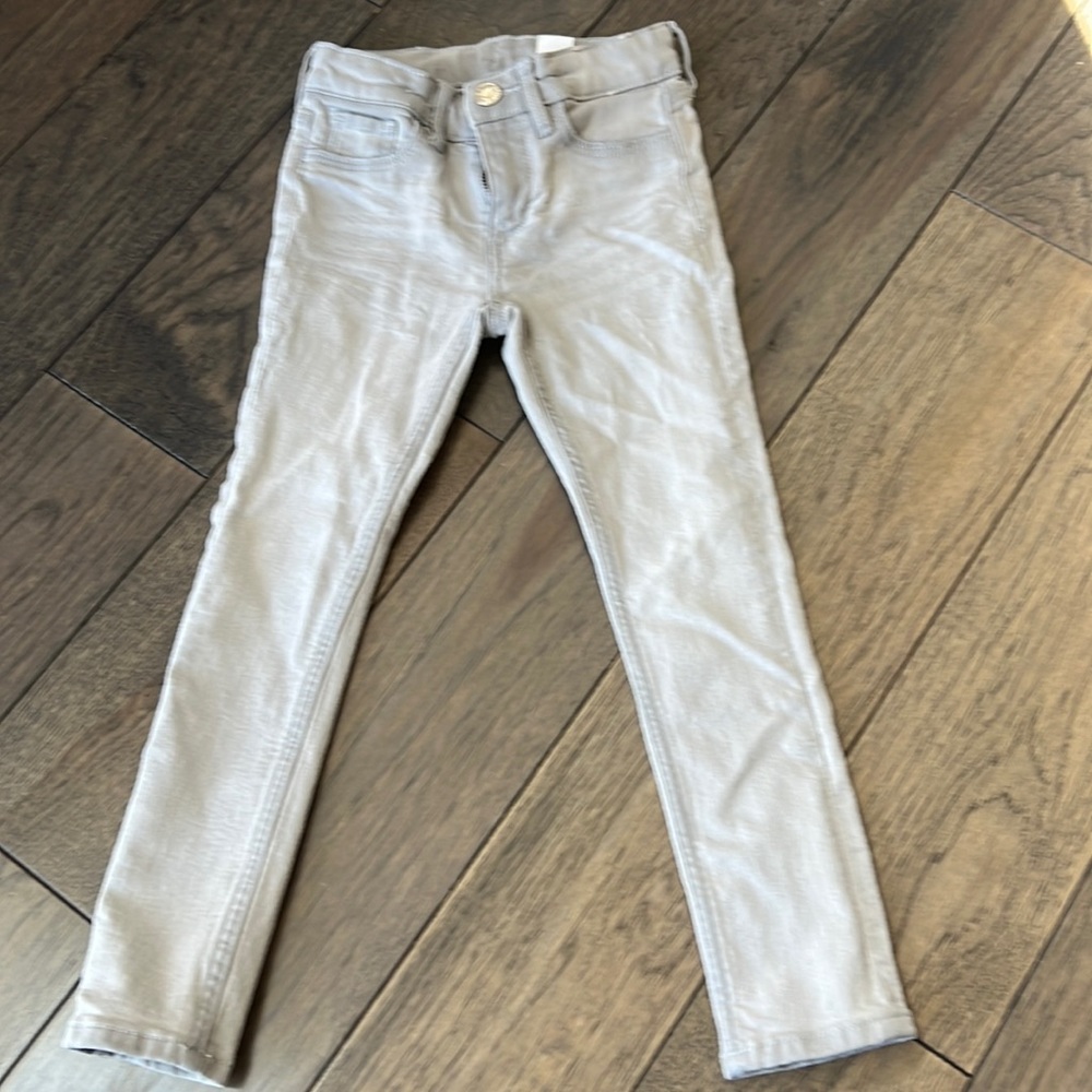 Size 4/5 skinny fit jeans